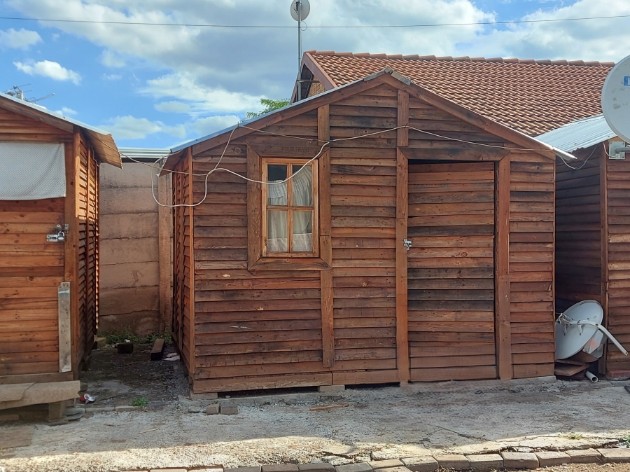4 Bedroom Property for Sale in Oos Einde North West